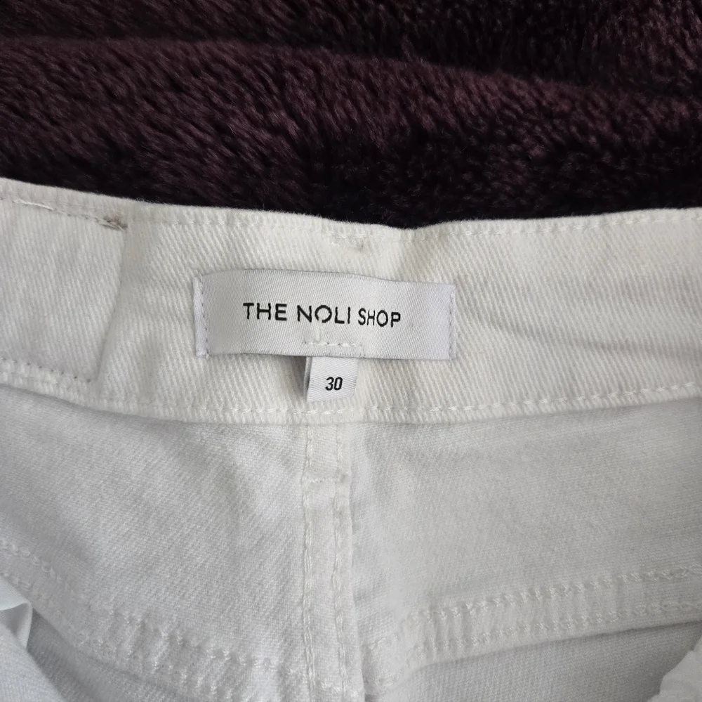 NWT Noli Beaded Jeans, Size 30 - Picture 4 of 7